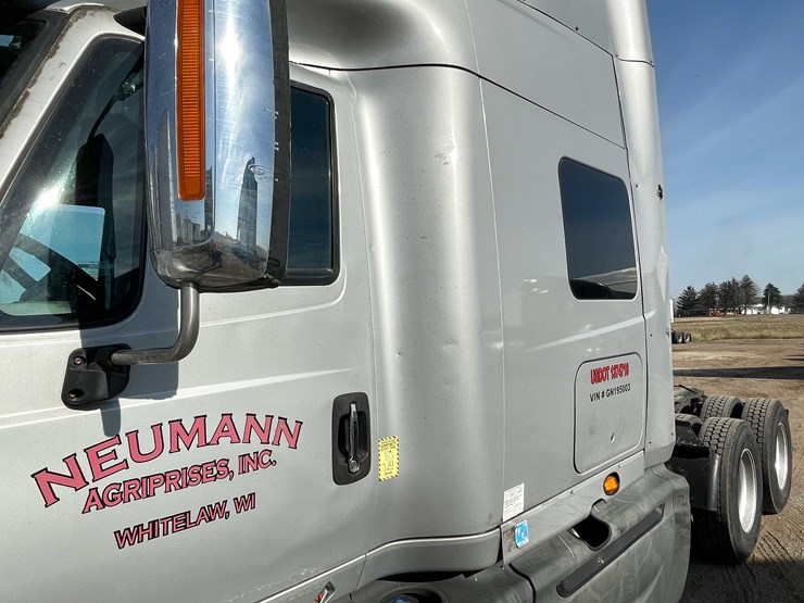 #200-•-2016-international-semi-tractor-(title-in-delay)-(denmark,-wi)-image-15