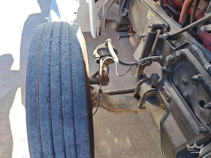 2015-peterbilt-389-image-34