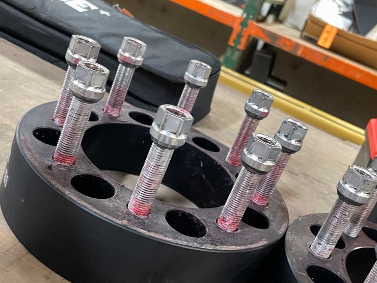 #8683-•-wheel-spacers,-for-3/4,-1-ton-trucks,-8-on-6-1/2"-bolt-spread-(pr12)-image-2