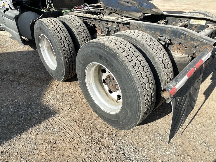 #200-•-2016-international-semi-tractor-(title-in-delay)-(denmark,-wi)-image-27