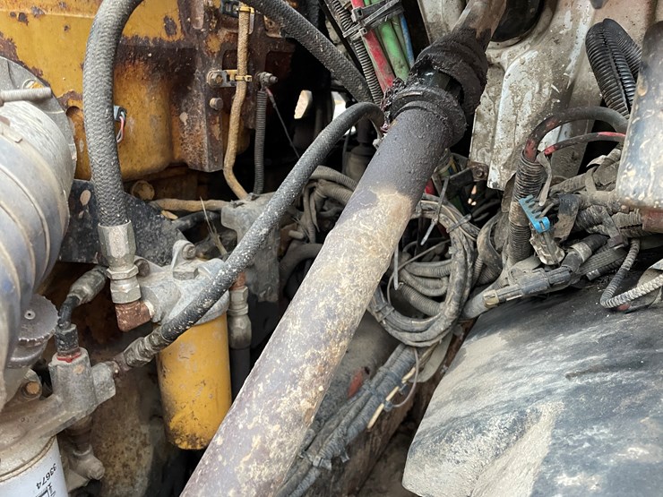 2003-caterpillar-c15-image-46