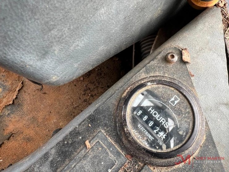 caterpillar-553c-image-21