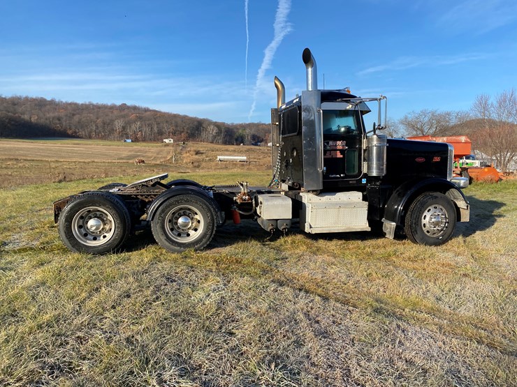 #1012-•-2013-peterbilt-tandem-axle-day-cab-semi-(has-wi-title)-(colfax,-wi)-image-5
