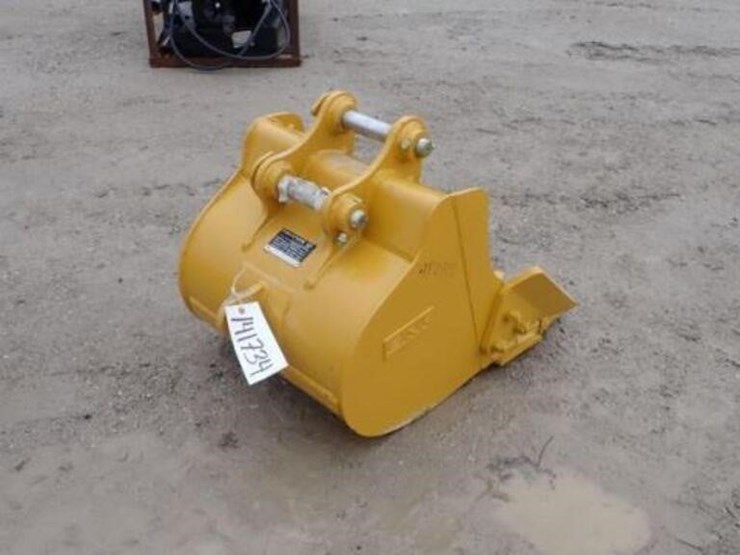 caterpillar-303.5-image-3