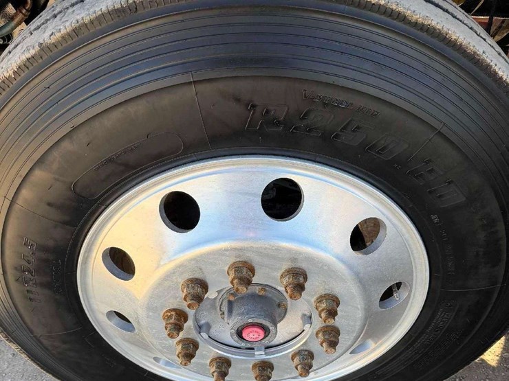 2017-kenworth-t800-image-29