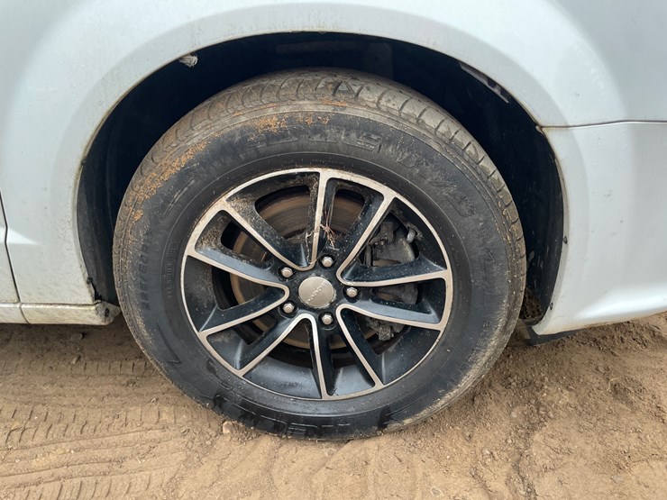 2017-dodge-grand-caravan-gt-image-14