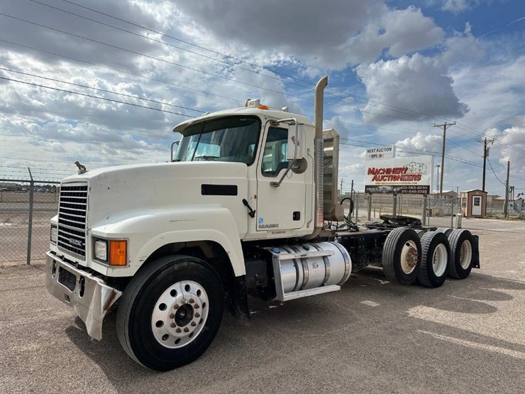 2011-mack-chu-(pinnacle)-image-1