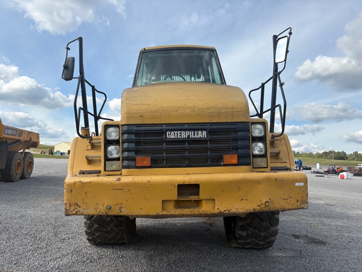 2011-caterpillar-740-image-2