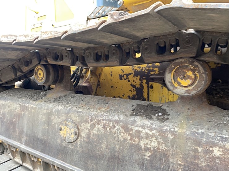 komatsu-d61pxi-24-image-6