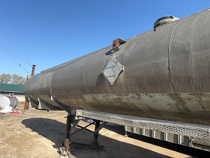 1969-fruehauf-trailer-image-12