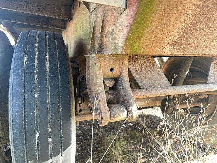 1997-pinson-aluminum-feed-delivery-trailer,-spring-suspension,-8-compartments,-*1p9ab3821vp255492*-image-17