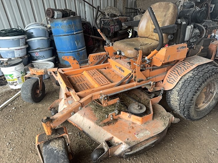 scag-turf-tiger-zero-turn-mower-image-1