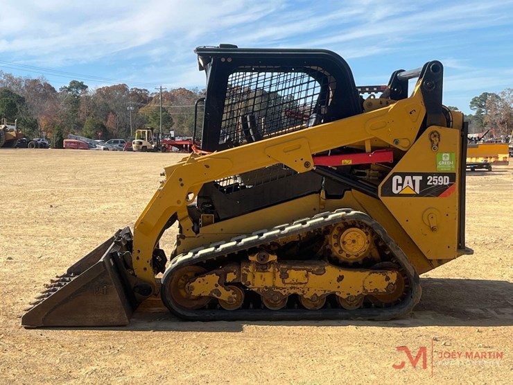 2015-caterpillar-259d-image-8