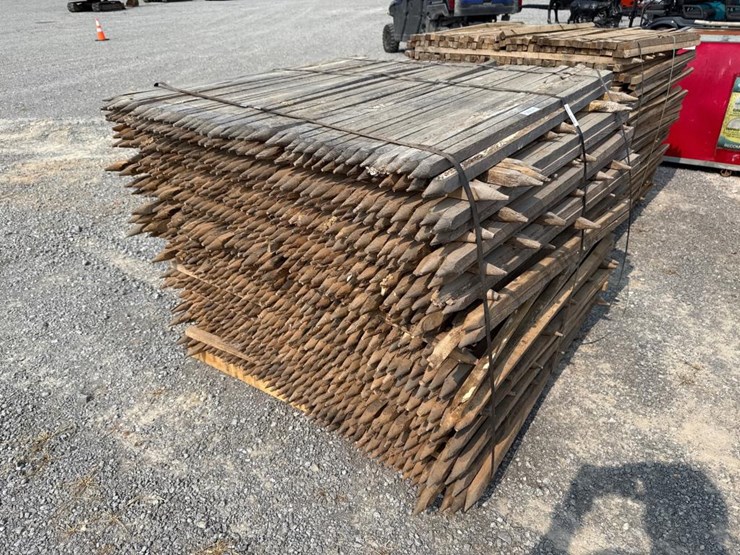 #29745-•-pallet-silt-fence-stakes-image-1