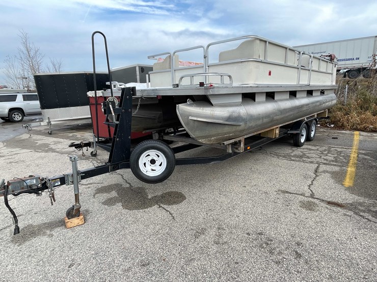 #1398-•-2002-24'-fisher-liberty-240-(has-wi-registration)-(of)-image-1