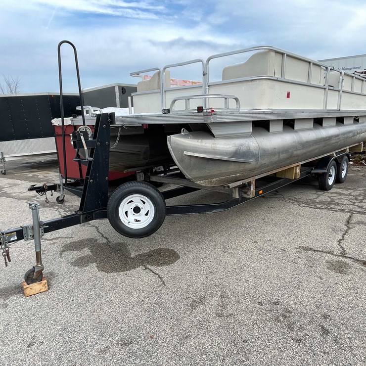 #1398 • 2002 24' Fisher Liberty 240 (Has WI Registration) (OF)