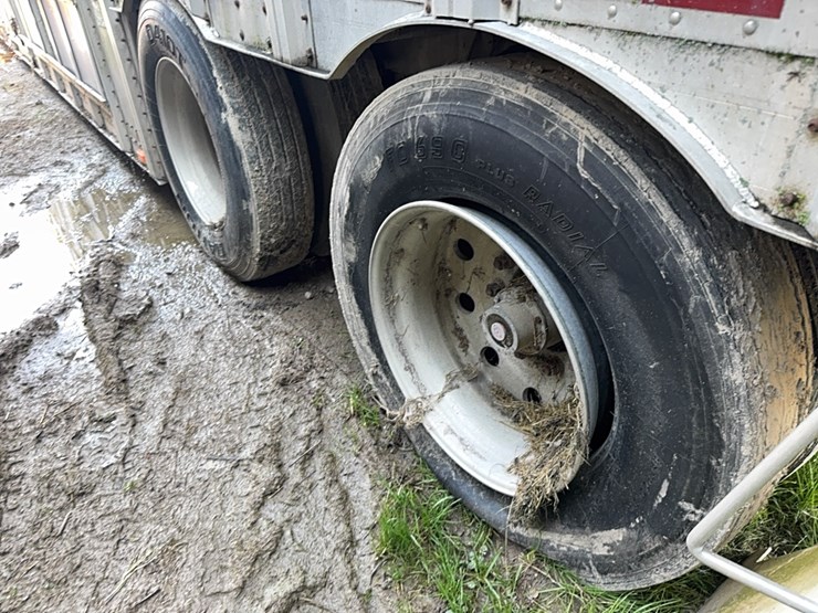 1993-wilson-livestock-trailer-image-21