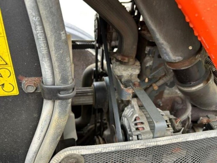 2012-kubota-m110gx-image-24