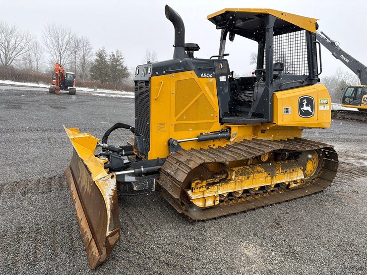 2022-deere-450k-image-2