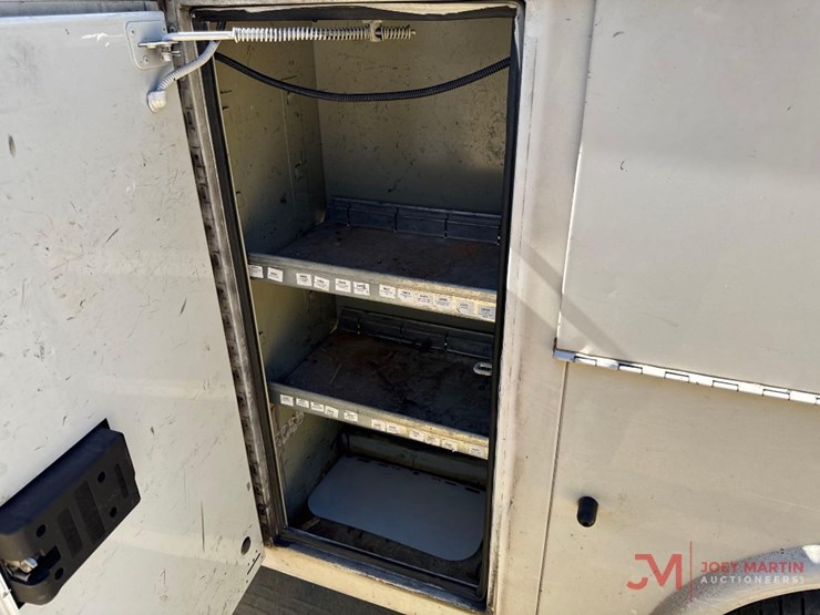 2014-ford-e350-image-7