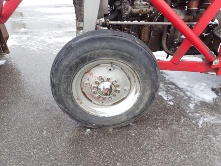 massey-ferguson-135-image-55