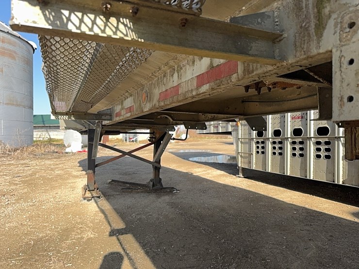 1969-fruehauf-trailer-image-11