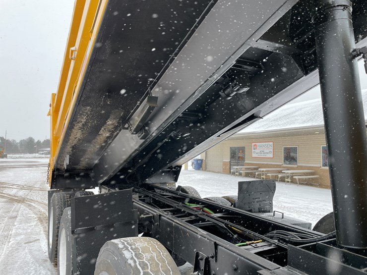 #234-•-2005-international-tri-axle-dump-truck-(has-wi-title)(mosinee,-wi)-image-55