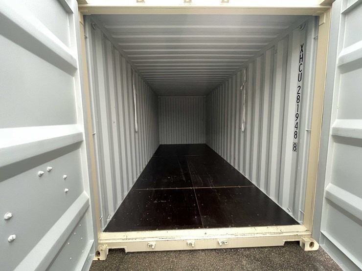 #1401-•-20'-shipping-container-(of)-image-13