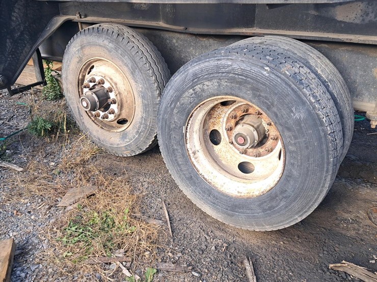 2015-deere-437d-image-36