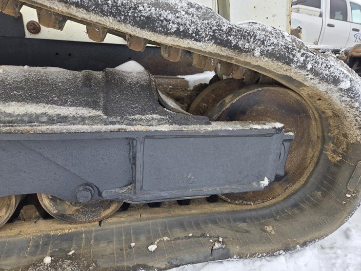 2017-bobcat-t750-image-39