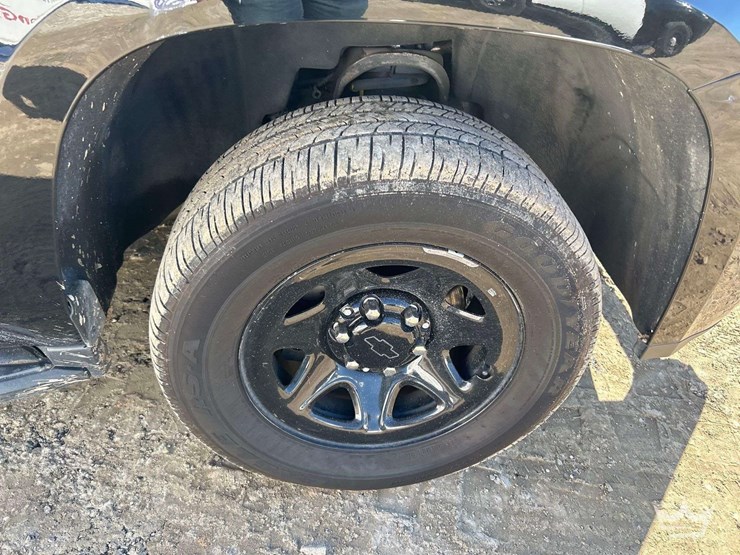 2019-chevrolet-tahoe-image-25