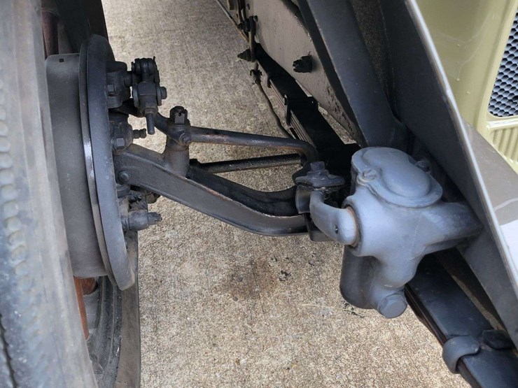 1928-pontiac-sedan-image-38