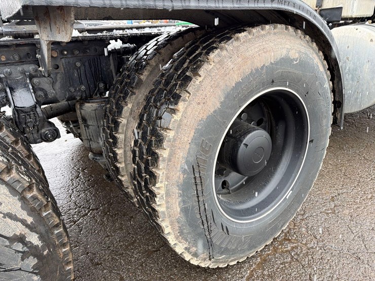 2024-mack-pi64t-pinnacle-truck-tractor-vn:1m1pn4gy4rm014914-image-12