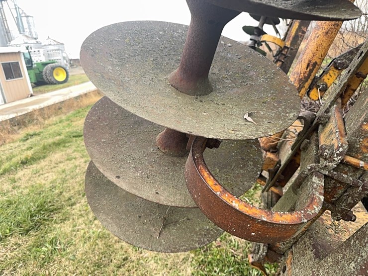 25’-wing-fold-disk,-poor-condition.--hydraulic-hoses-are-dry-rotted.--buyer-responsible-for-removal-image-8