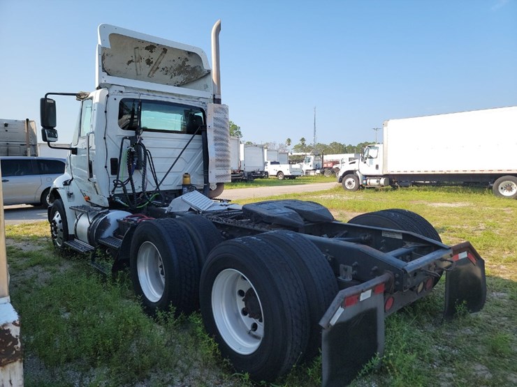 2009-international-8600-image-5