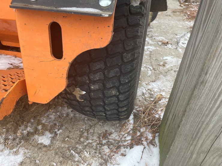 #2702-•-scag-v-ride-lawn-mower-(fall-creek,-wi)-image-25