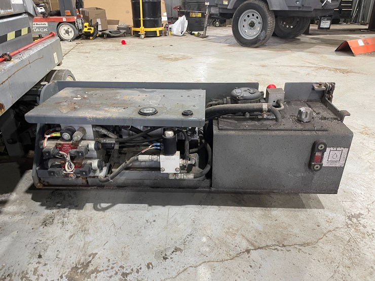 2014-skyjack-sjiii4632-image-19