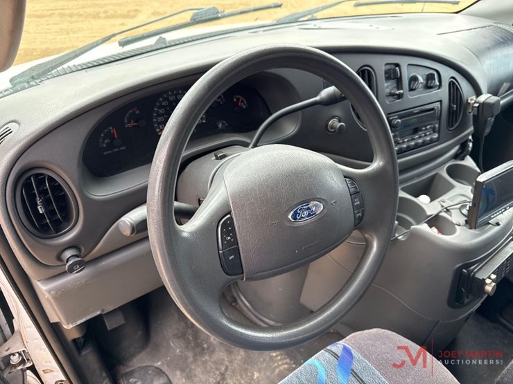 2003-ford-e550-image-16