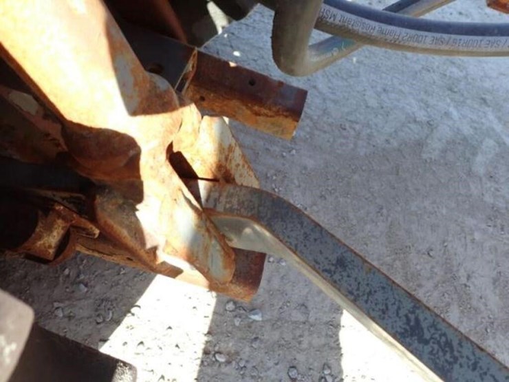 2008-kubota-m7040d-image-42