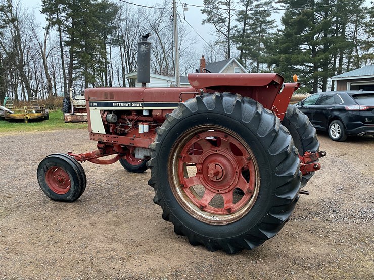 1976-international-686-image-10