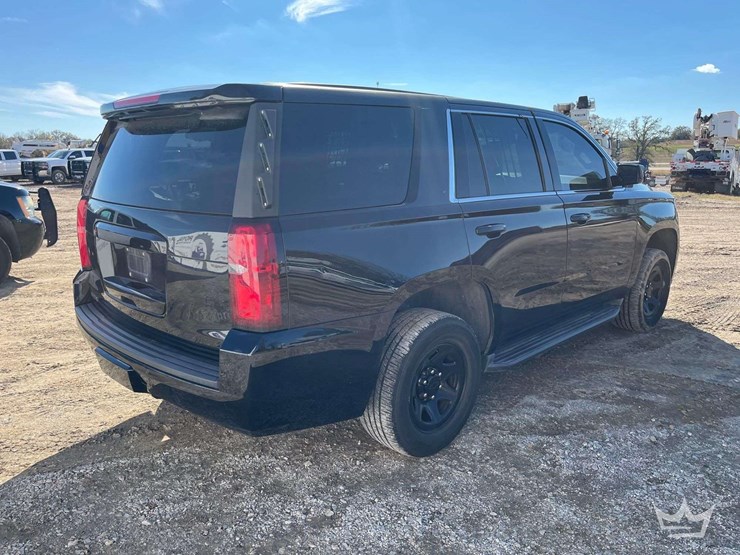 2016-chevrolet-tahoe-image-4
