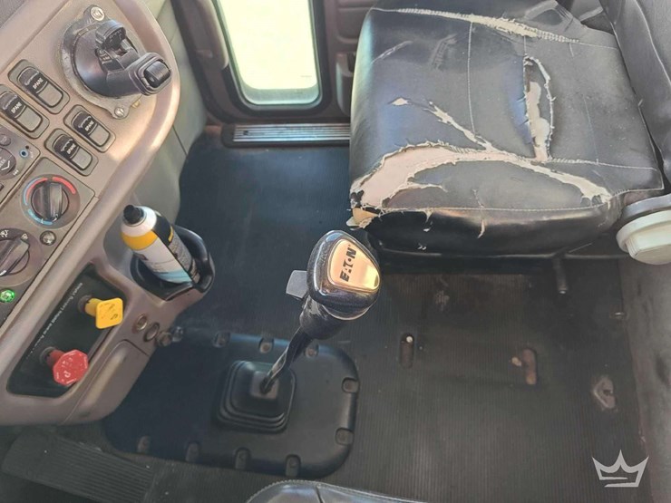 2012-peterbilt-386-image-43