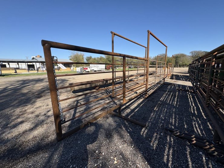 #43-•-24'-bow-gate-w/-panel-image-1