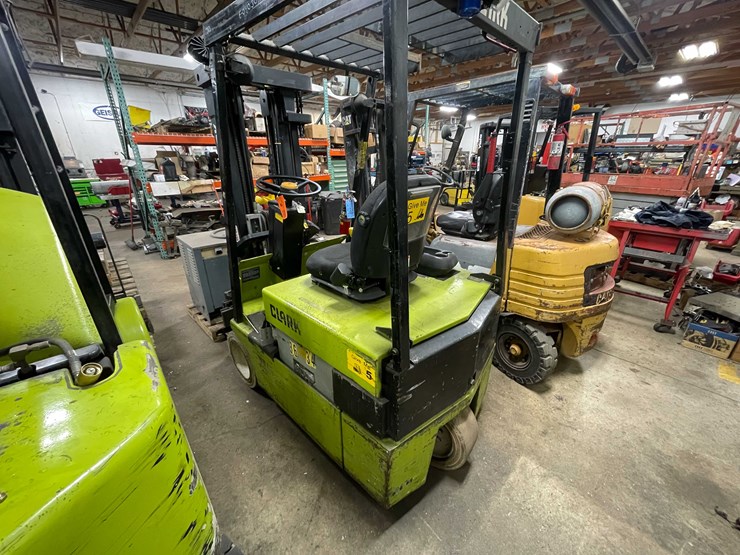 #454-•-clark-electric-forklift-(shawano,-wi)-image-5