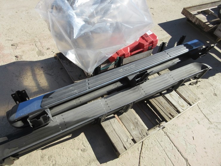 lot-of-truck-steps,-wet-tile-saw,-etc-image-3