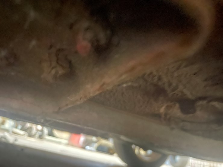 #260-•-1997-chrysler-(fall-creek,-wi)-(has-wi-title)-image-40