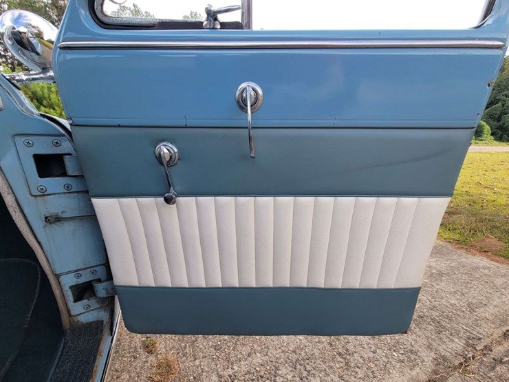 1951-dodge-sedan-image-76