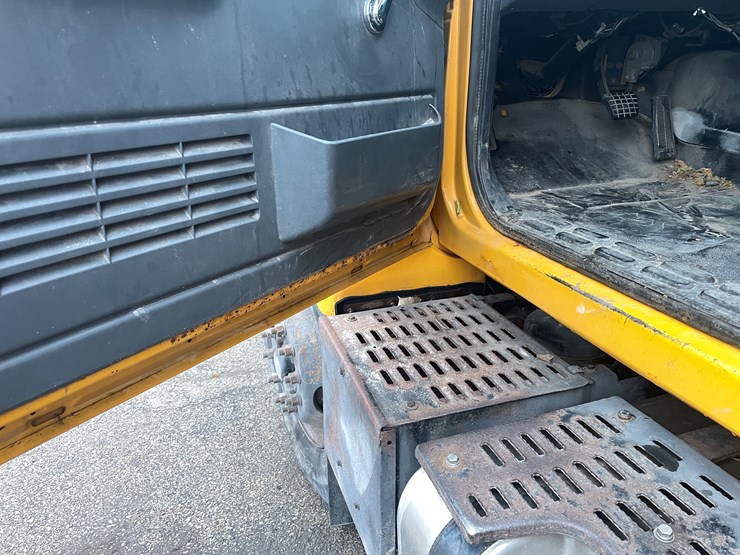 2001-gmc-topkick-image-43