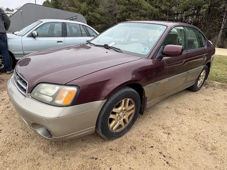 2001-subaru-outback-limited-car-image-1