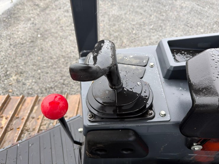 2023-deere-450k-image-21